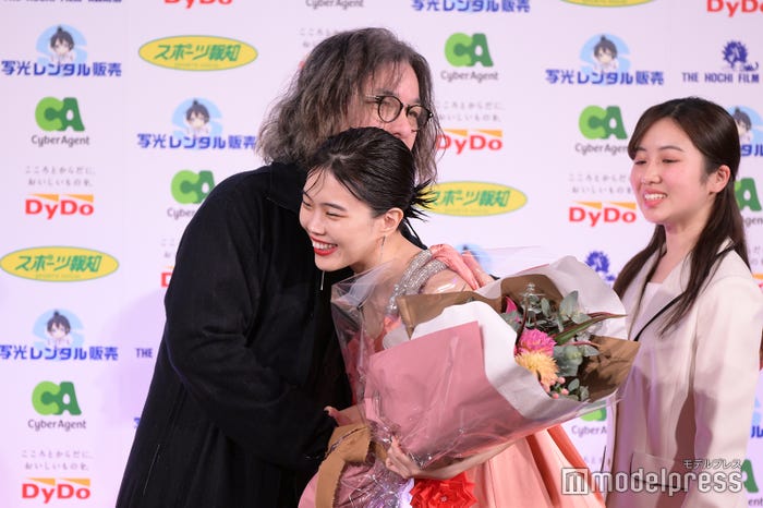 岩井俊二監督、アイナ・ジ・エンド(C)モデルプレス