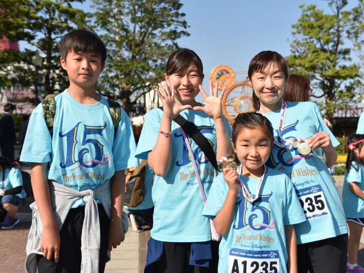 画像7 15 ディズニーシー開園前に楽しむ初プログラム開催 ミッキー ミニーも駆けつけお祝い モデルプレス