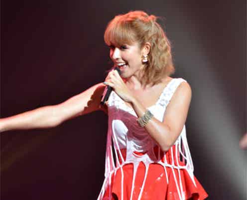 BENI、rhythmic、「GIRL'S BLOGGER STYLE」でセクシーライブ