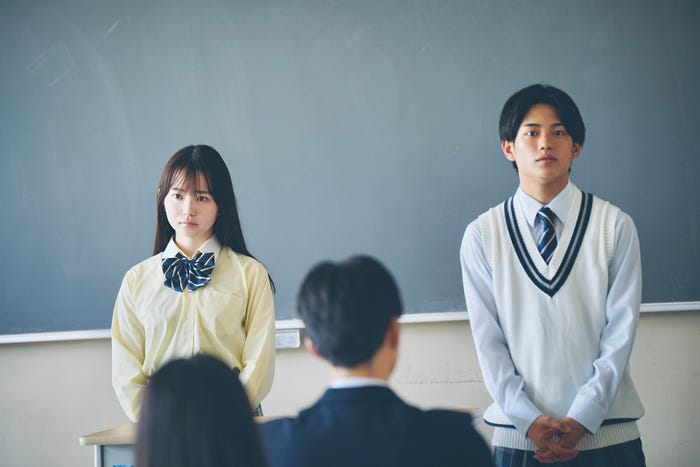 山田杏奈、真弓孟之(C)2025『恋に至る病』製作委員会
