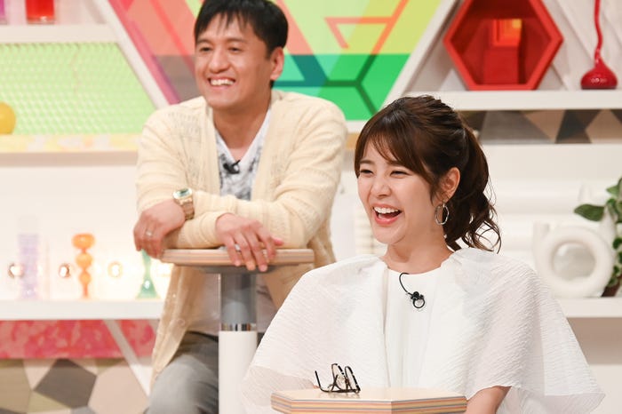 ヤナギブソン、久代萌美アナウンサー(C)読売テレビ