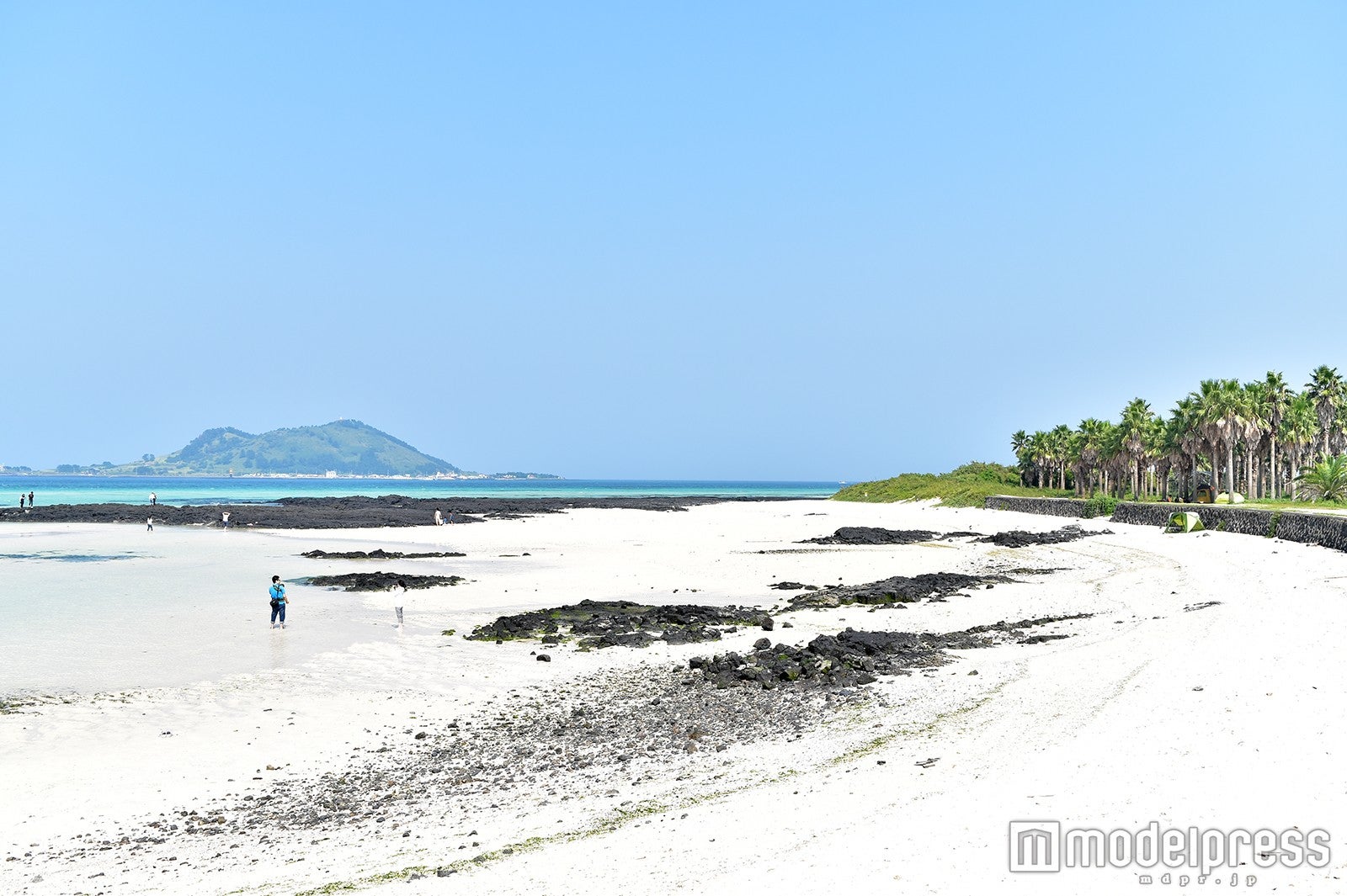 後ろは翰林（ハンリム）公園、前には飛揚島（ピヤンド）がそびえ立つ（C）モデルプレス