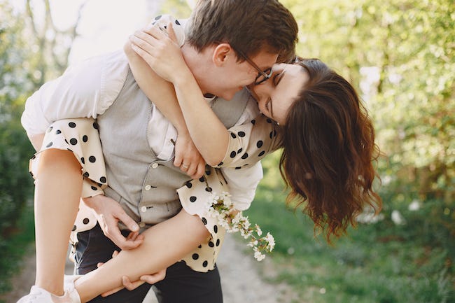 ずーっと大好き 彼女にとことん一途な男性の特徴 モデルプレス