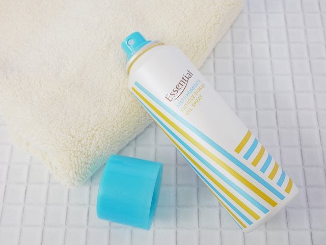 エッセンシャルスプレーとタオル