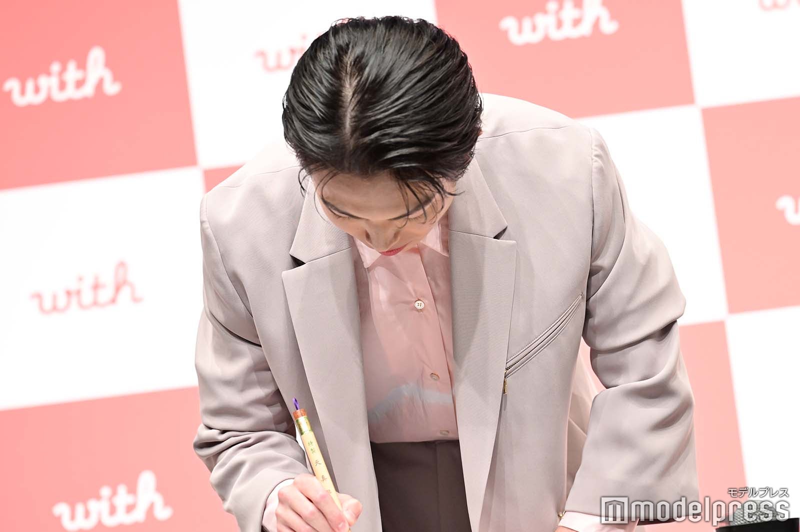 （C）モデルプレス