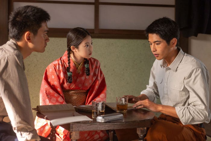 北村匠海、今田美桜、中沢元紀「あんぱん」第16話(C)NHK