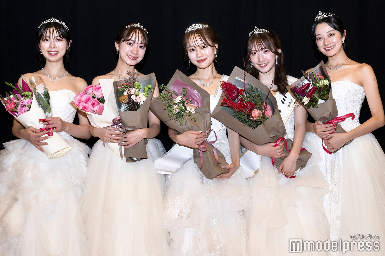 （左から）後藤千乃さん、山本莉子さん、河邊仁紀さん、橋本華歩さん、押味桐ゑさん（C）モデルプレス