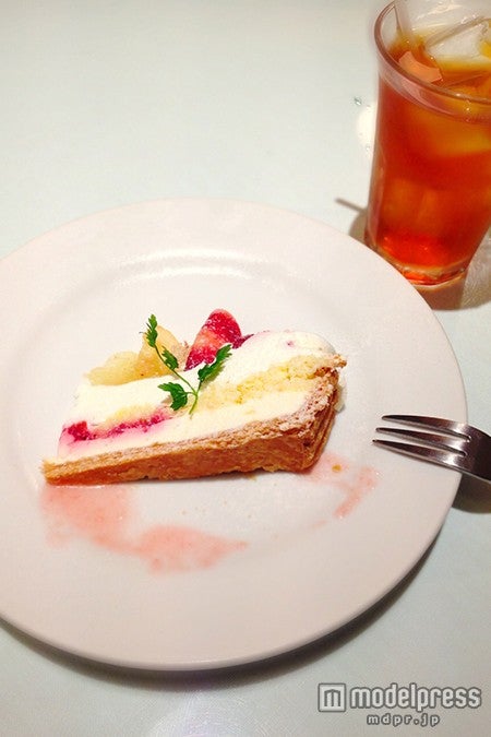 旅先で立ち寄ったカフェの美味しいスイーツ