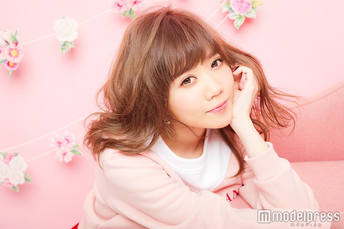 MACO、有名クリエイターと華やかコラボ