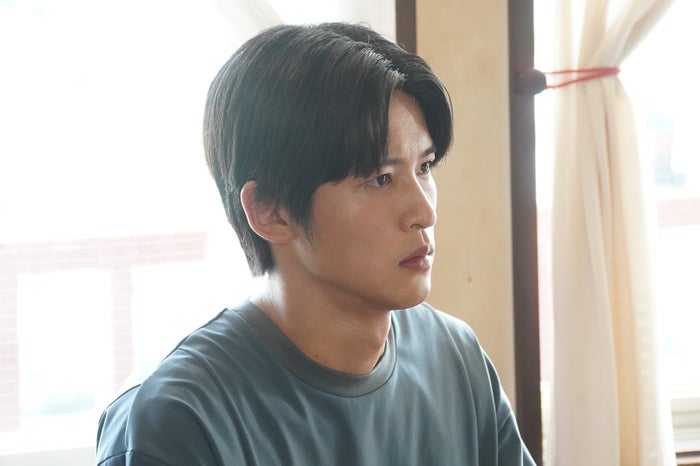 「海のはじまり」Snow Man目黒蓮、椅子蹴飛ばし“静かな怒り”爆発 迫真演技に称賛続々「びっくりした」「泣きそう」