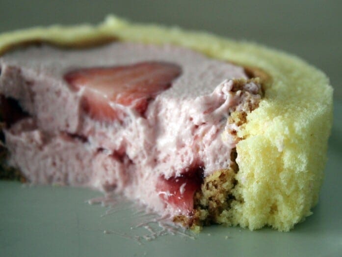 自然な味わいのいちごソースが、いちご感をより引き出しています