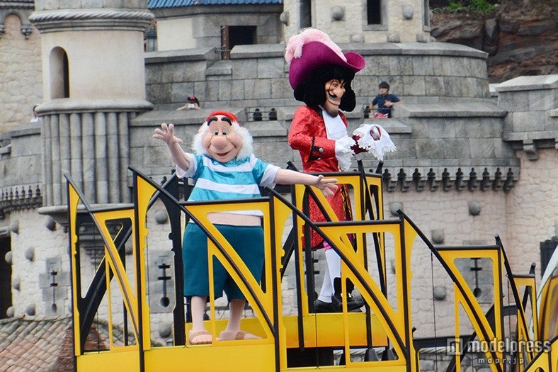 ミスター・スミー、キャプテン・フック／「ザ・ヴィランズ・ワールド」