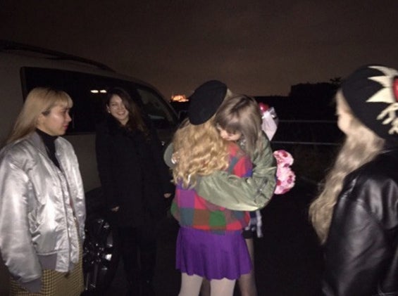 ぺこの友人がサプライズで駆けつける／ぺこオフィシャルブログ（Ameba）より