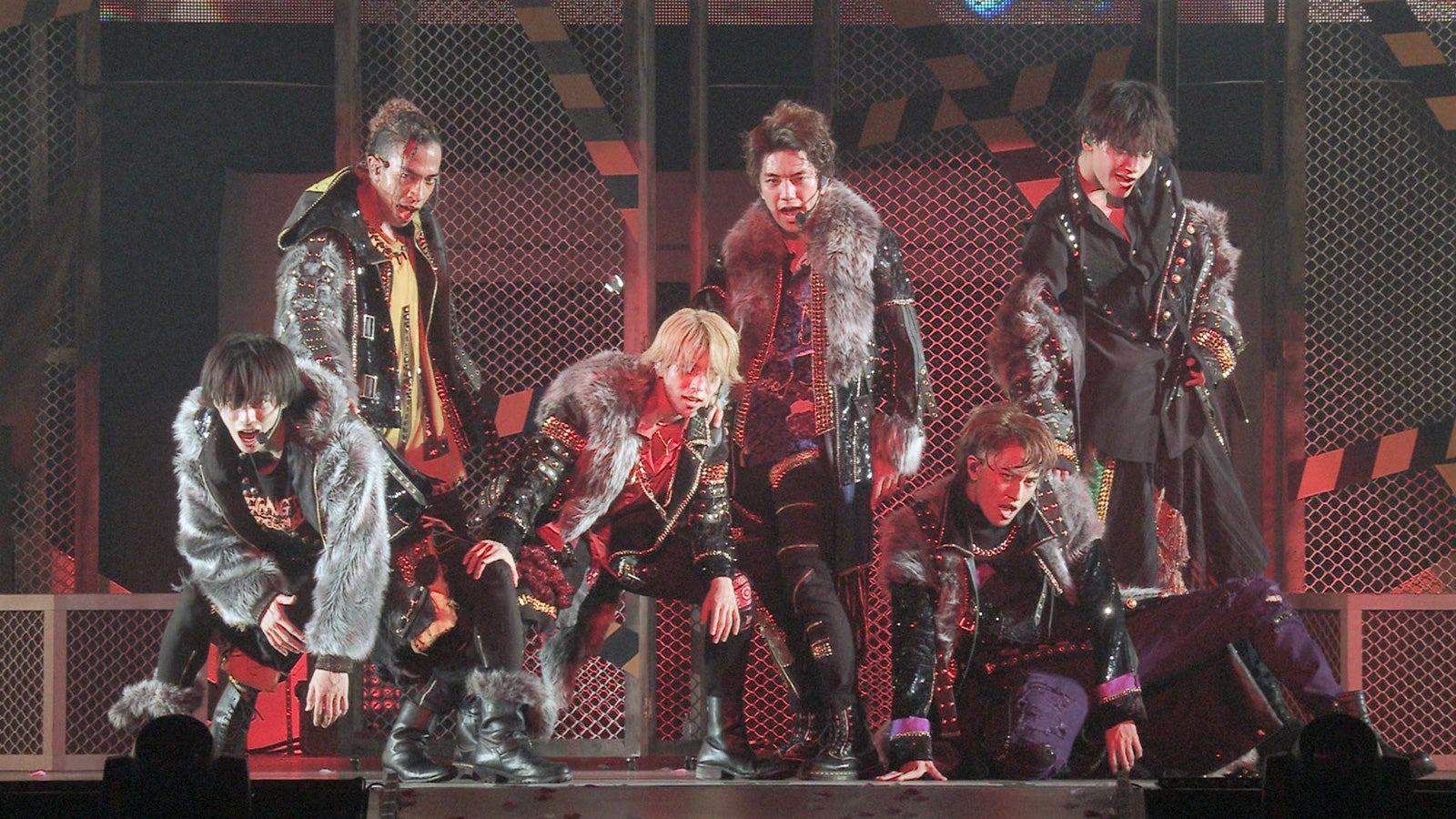 Aぇ! group（上段左から）草間リチャード敬太、正門良規、佐野晶哉（下段左から）福本大晴、末澤誠也、小島健（C）フジテレビ