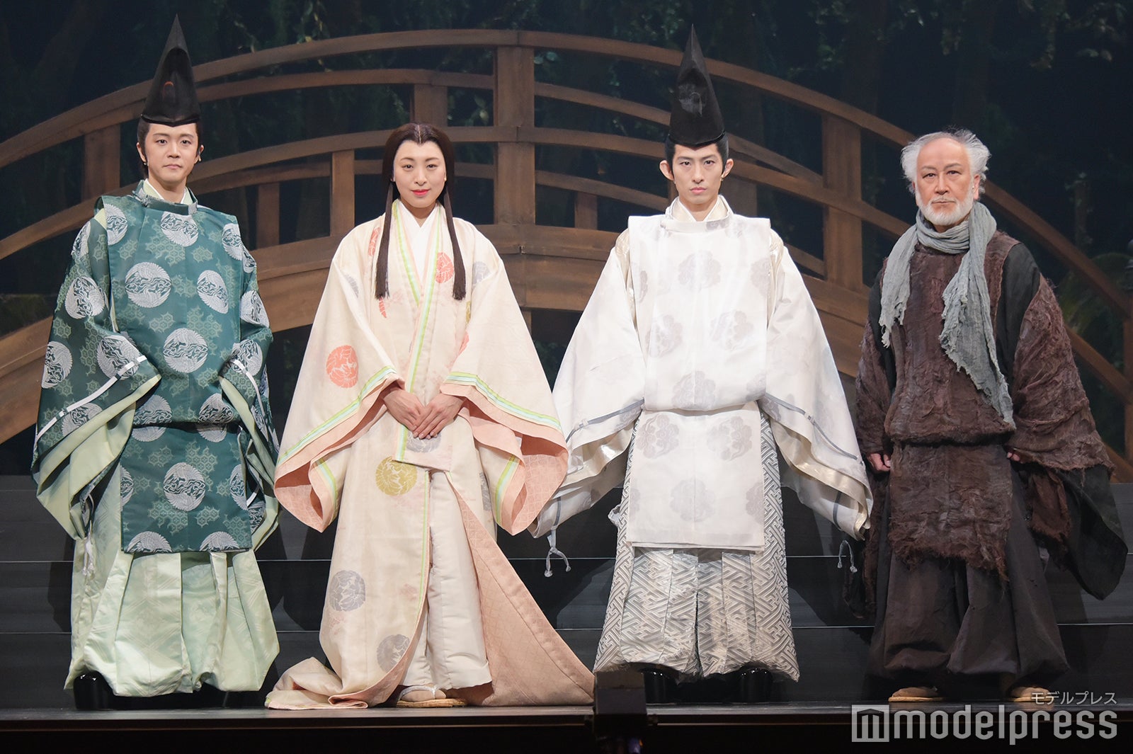 （左から）林翔太、音月桂、三宅健、木場勝己 （C）モデルプレス