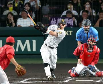 【解説】佐藤輝のタイムリーが空気を変えた 連敗を7で止め、いつもの阪神が戻ってきた