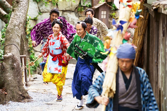 杉咲花、神木隆之介(C)2023映画『大名倒産』製作委員会