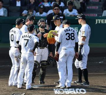 阪神 八回に逆転許す 快投の大竹が突如乱れて3失点 うつむいてベンチへ甲子園にため息充満
