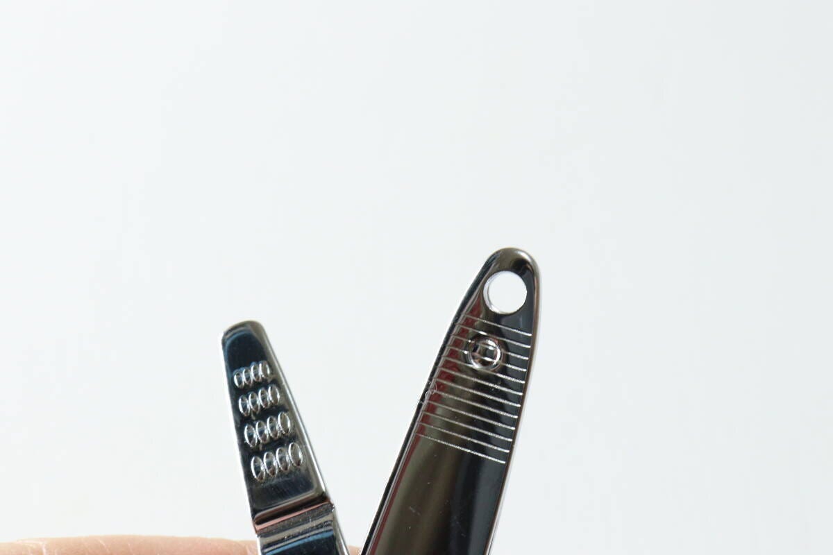 ダイソー 爪切り(E) ダイソーの爪切り(E)の持ち手部分