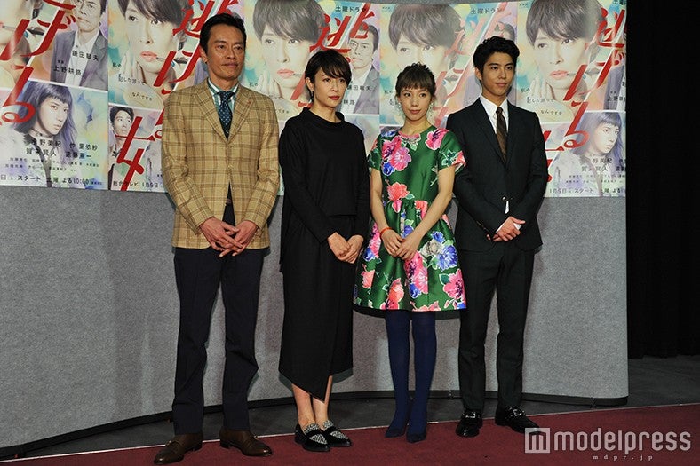 （左から）遠藤憲一、水野美紀、仲里依紗、賀来賢人（C）モデルプレス