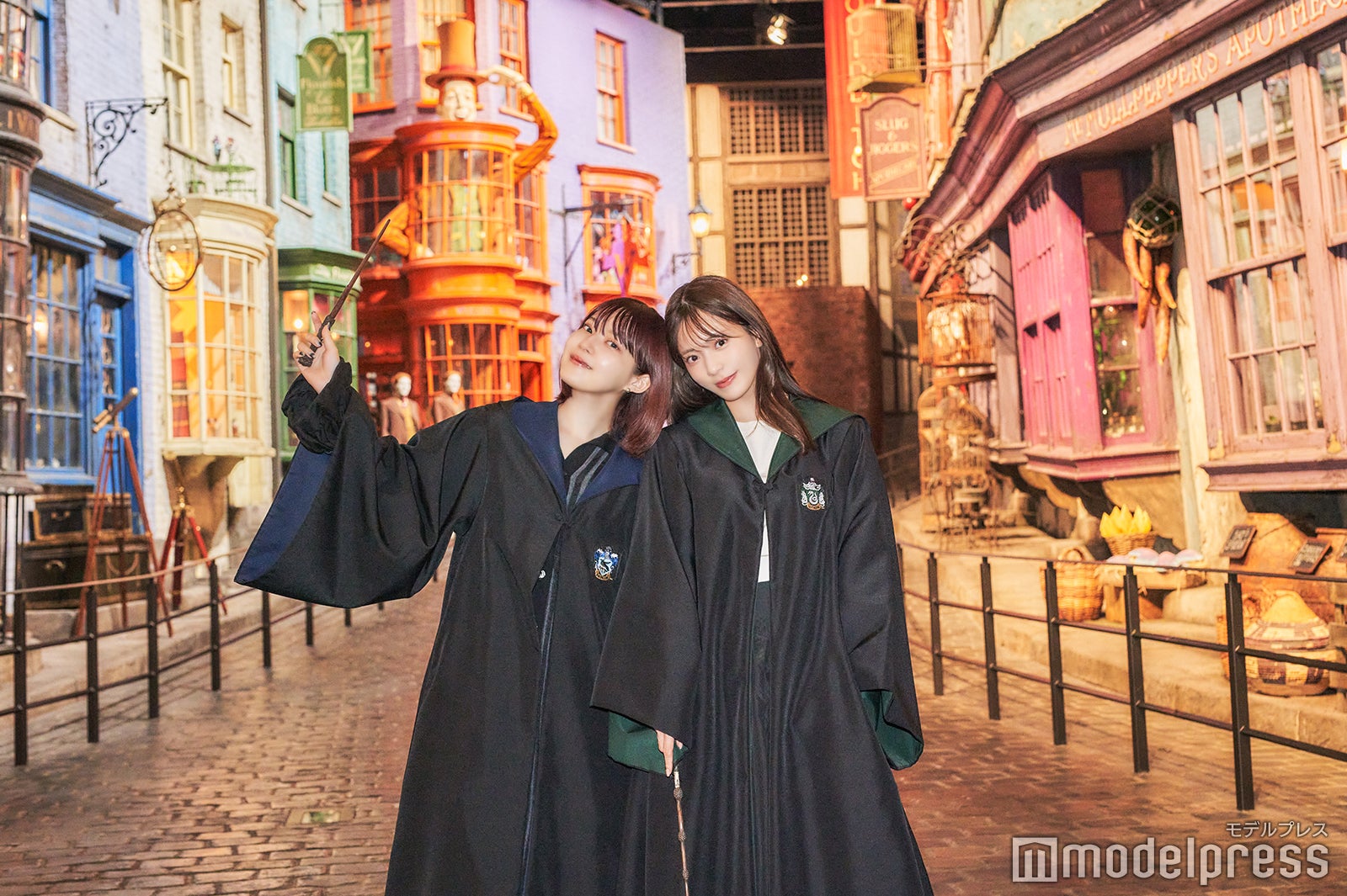 （左から）山崎江莉、藤田みりあ（C）モデルプレス