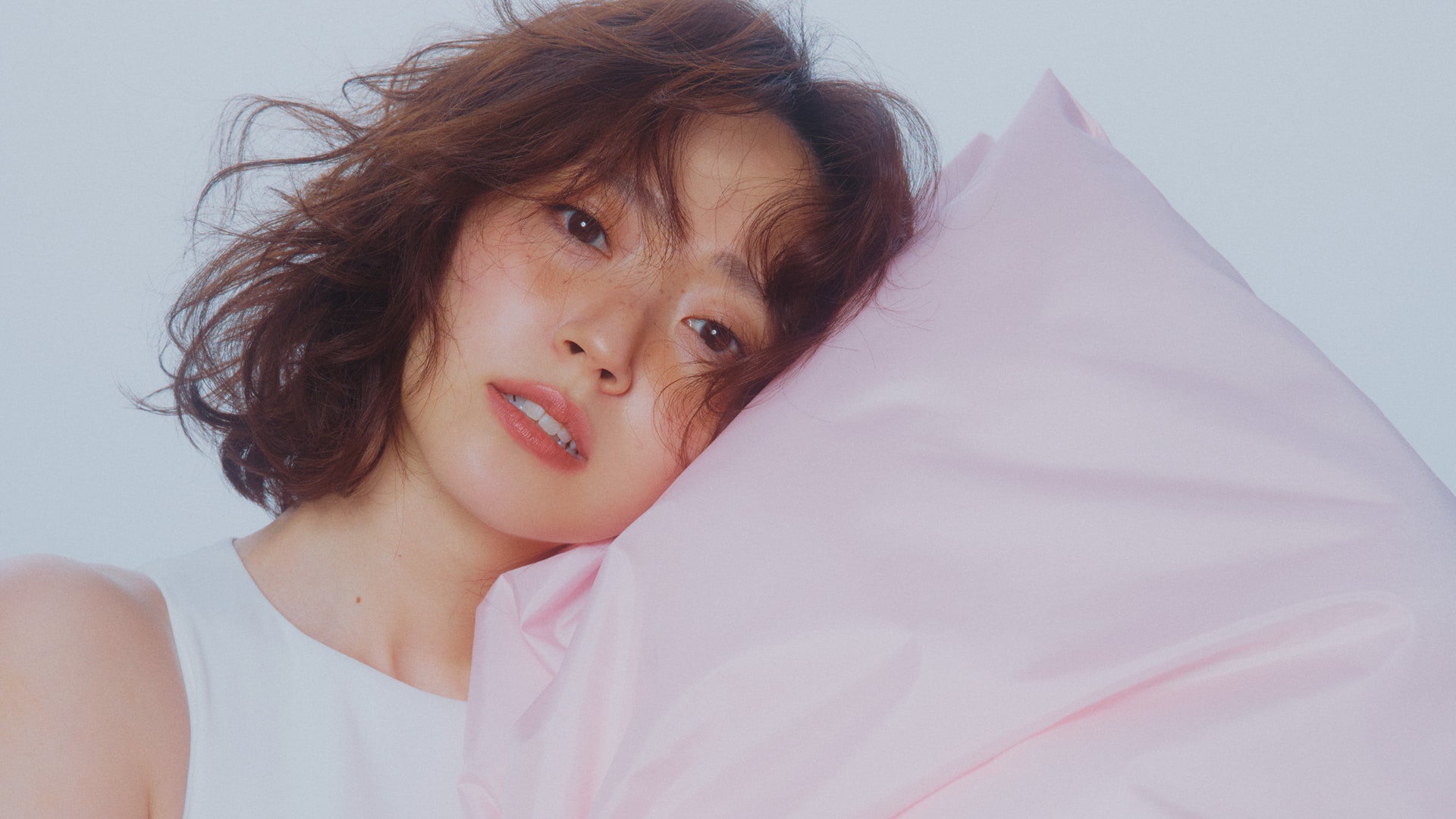約2年ぶりにRayにカムバック♡【鈴木愛理】が語るお仕事との向きあい方／映画『昨夜は殺れたかも』のおハナシ