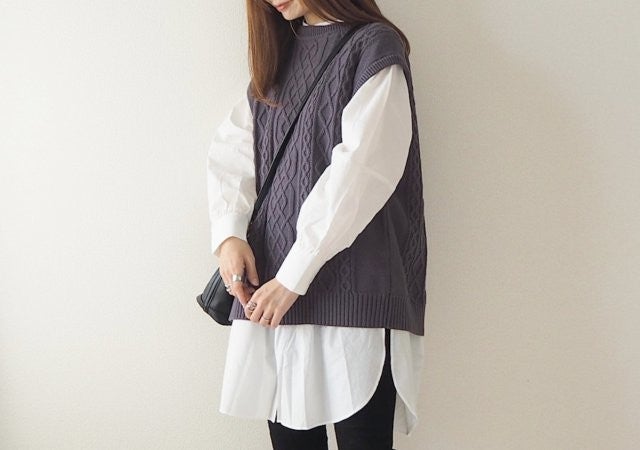 コレ後ろ姿が可愛いんです 大人女子おすすめgu最新 ニットベスト コーデ モデルプレス コレ後ろ姿が可愛いんです 大人女子おすすめgu最新 ニットベスト コーデ モデルプレス