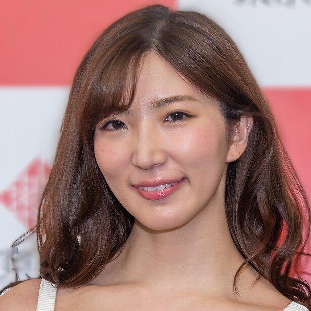 ミラクル神ボディー 松嶋えいみ センス抜群のミラクルバックショットに称賛相次ぐ 後ろ姿も綺麗 最高に色っぽい モデルプレス