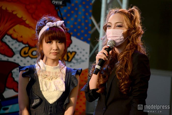 日本を代表するメイクアップ(左より)桃、ざわちん