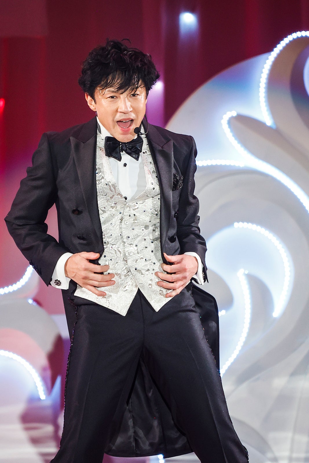 年内引退の東山紀之、ラストステージでファンに感謝「どうかお