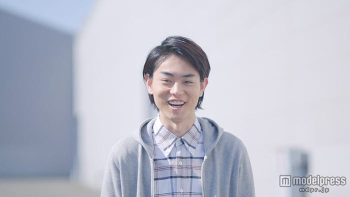 菅田将暉/新CMカットより