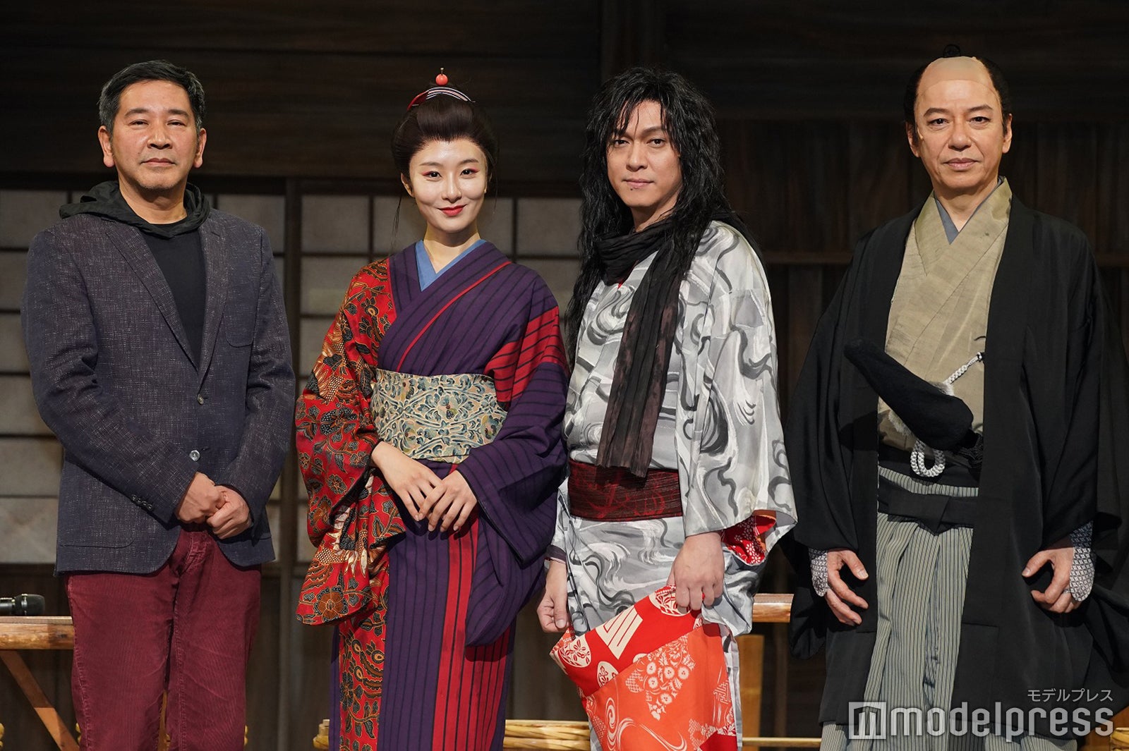 （左から）一色隆司氏、玄理、丸山隆平、板尾創路（C）モデルプレス