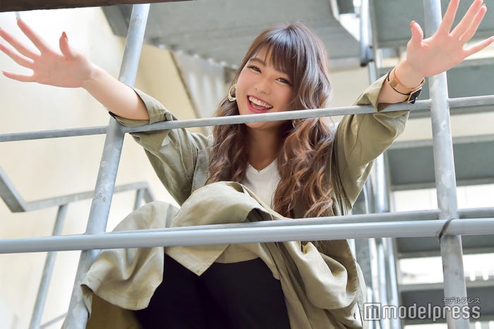 モデルプレスの取材に応じた野城菜月(C)モデルプレス