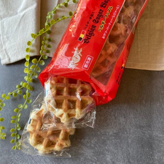 外袋を開けた業務スーパーのベルギーワッフル
