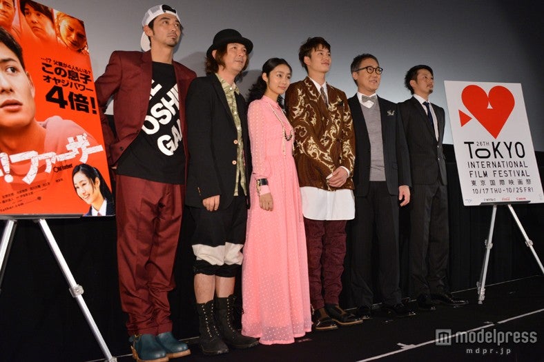 （左から）村上淳、河原雅彦、忽那汐里、岡田将生、佐野史郎、藤井道人監督