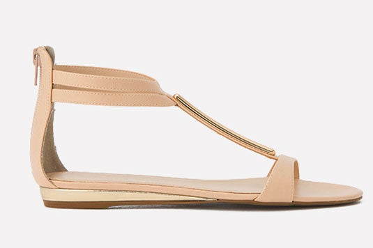 ダブルアンクルストラップサンダル「CHARLES & KEITH」4,460円（税込）／画像提供：CHARLES & KEITH OFFICIAL ONLINE STORE