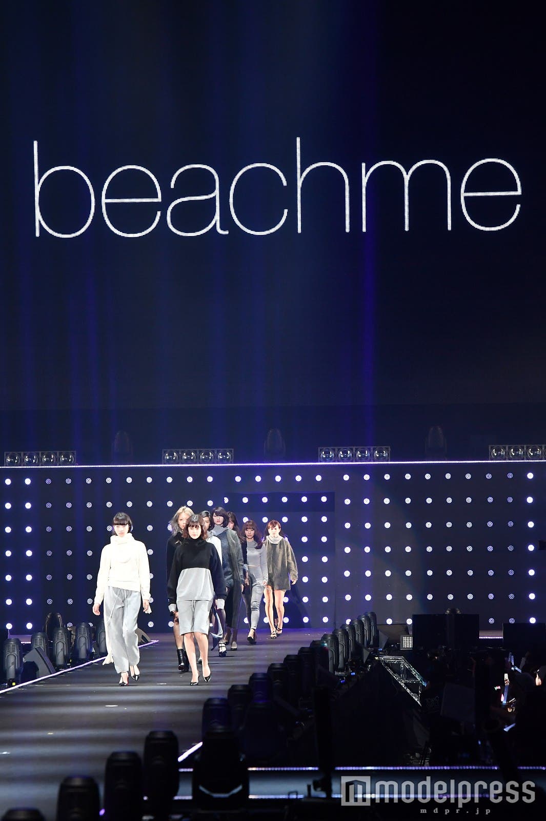 「beachme」ステージ(C)モデルプレス