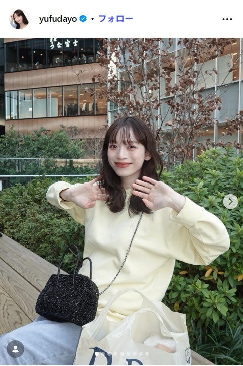 第1子出産のサッカー日本代表・上田綺世選手の美人妻、娘との2ショット公開「すでに美人さん」「すっかりママの顔」と反響