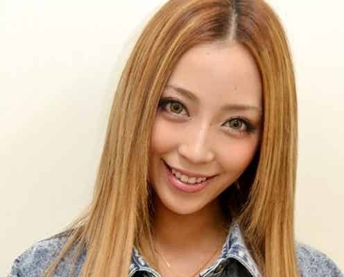 人気モデル、最新コーデを動画で公開 新企画スタート