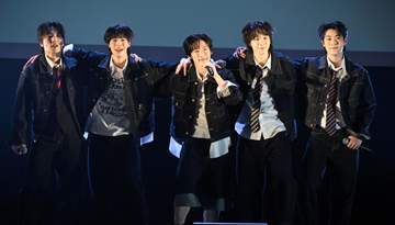 日韓5人組男性グループ・AmbiOが日本で初のショーケース開催