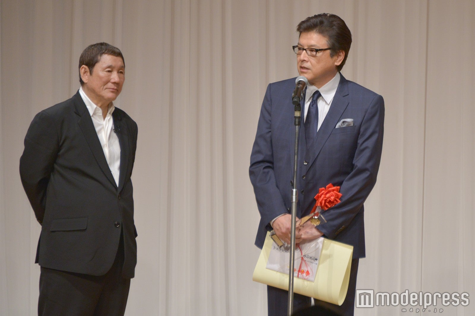 ビートたけし＆三浦友和（C）モデルプレス