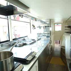 1階に料理が作れるキッチンを配備/画像提供:WILLER