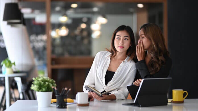 話し声が大きい