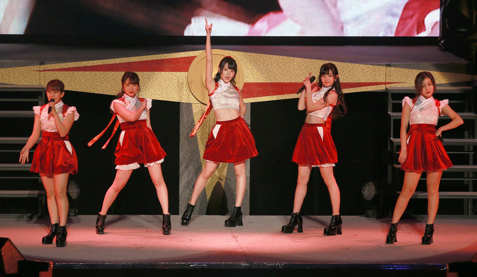 「℃-ute新春コンサート2017 ～℃OMPASS（コンパス）～」より／画像提供：所属事務所