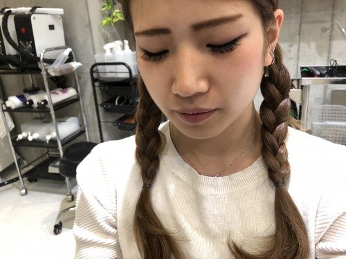 三つ編みのおさげにしていく