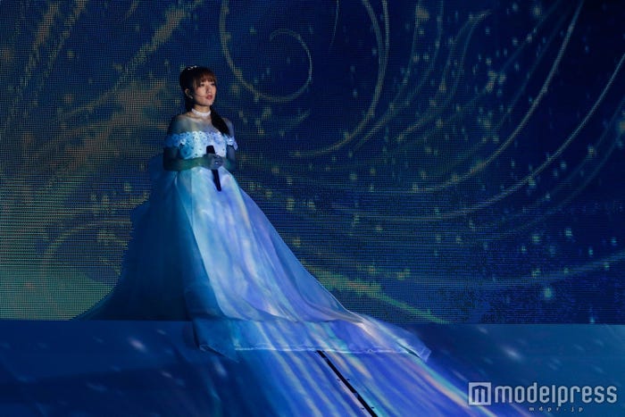 「背中言葉」高橋みなみ(C)AKS