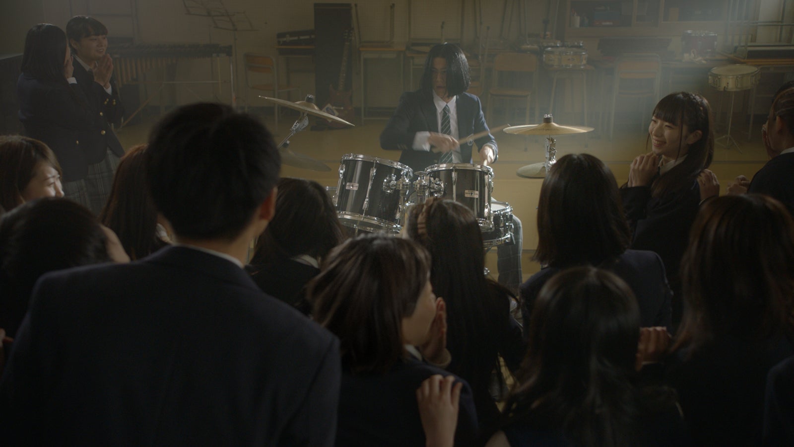 細杉くん（中川大志）／新CM場面カット（提供画像）