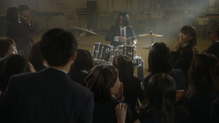 細杉くん(中川大志)/新CM場面カット(提供画像)