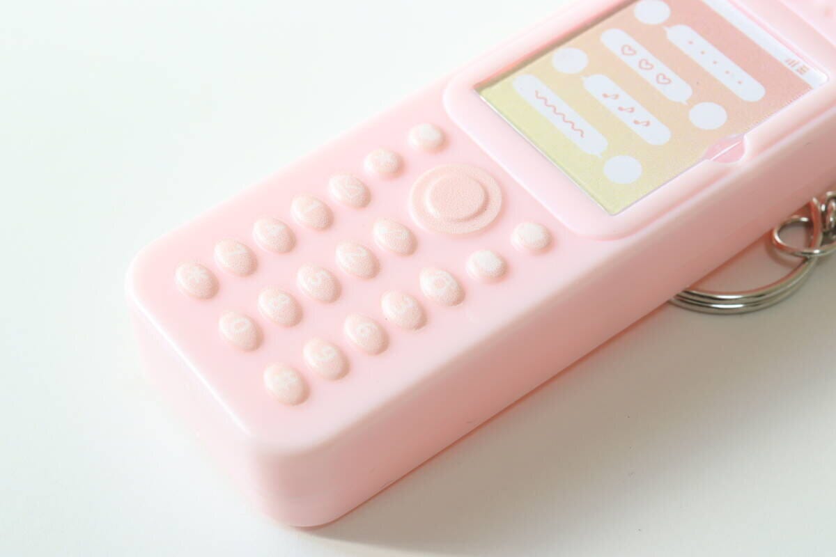 ダイソー　キーホルダー（携帯）　デザイン