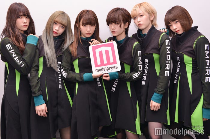(左から)YU-Ki EMPiRE、MiDORiKO EMPiRE、MAHO EMPiRE、MiKiNA EMPiRE、MAYU EMPiRE、NOW EMPiRE(C)モデルプレス